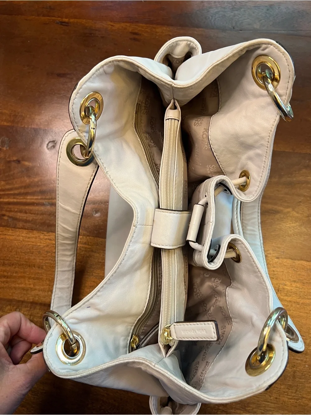 Michael Kors Large Cream Leather shoulder bag W/ Gold Accent